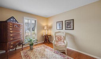 1112 Oak Borough Dr, Ballwin, MO 63021