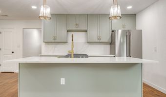 220 Rolling Hills Dr, Aledo, TX 76008