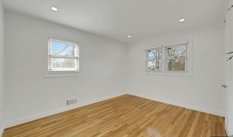 117 Brookview Ter, Bergenfield, NJ 07621