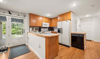 79 Apple Blossom Rd, Barre, VT 05641