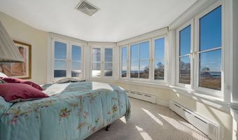84 Johnsons Point Rd, Branford, CT 06405