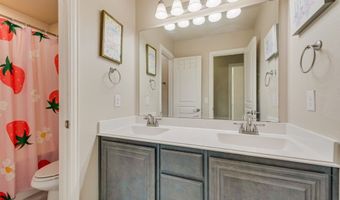 102 Cimmaron Ct, Alvarado, TX 76009