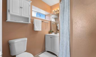 98-941 Moanalua Rd 402, Aiea, HI 96701