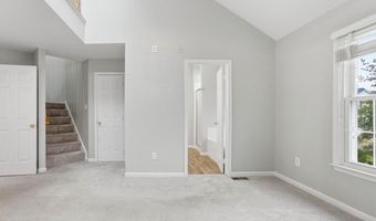 7035 KINGS MANOR Dr, Alexandria, VA 22315