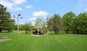 633 Chestnut Hill Rd, Glocester, RI 02814