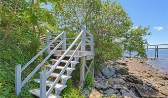 213 Seaside Dr, Jamestown, RI 02835