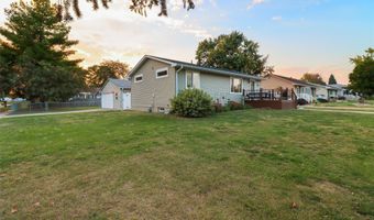 106 12th Ave NW, Altoona, IA 50009