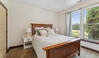 10168 STAYTON Rd, Aumsville, OR 97325