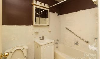 5 Fernlawn Rd, Asheville, NC 28805