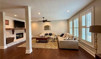 712 4TH Ave, West Point, GA 31833