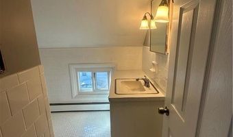 16 King St, North Providence, RI 02911