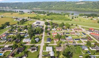 1710 Ridgeway Rd, Aberdeen, OH 45101