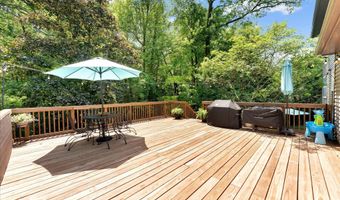 486 Edgeworthe Dr SE, Ada, MI 49301