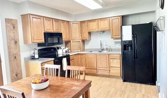 114 N 28 St, Beatrice, NE 68310