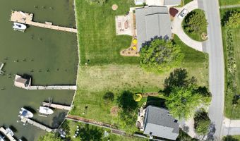 48 E LAKE Dr, Annapolis, MD 21403