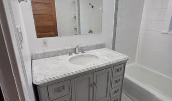 2 Maple Ave, Albany, NY 12208