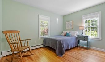 158 Kettle Hole Rd, Bolton, MA 01740