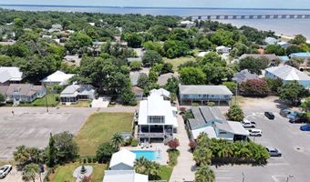 110 State St, Bay St. Louis, MS 39520