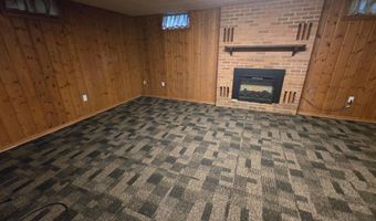305 20th St NW, Austin, MN 55912