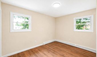 41 Madison Ave, Amityville, NY 11701