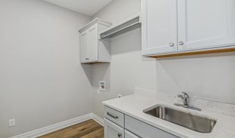 322 W Pepper Tree Rd, Andover, KS 67002