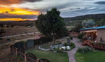 42 Hondo Seco Rd, Arroyo Hondo, NM 87513