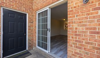 929 ROLFE St S 2, Arlington, VA 22204