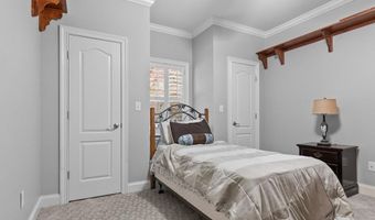 1711 River Pointe Dr, Albany, GA 31707