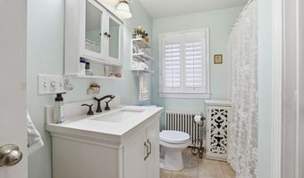 44 Desmarais St, Cumberland, RI 02864