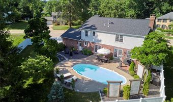 1093 Del Ebro Dr, Ballwin, MO 63011