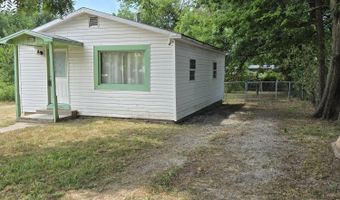 225 Morgan Ave, Aurora, MO 65605