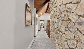 622 Golf Course Rd, Altoona, PA 16601