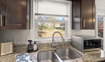 4211 DOWNING St, Annandale, VA 22003