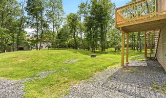 15 Bishop Cir, Albrightsville, PA 18210