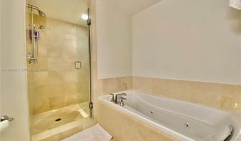 19900 E Country Club Dr 1220, Aventura, FL 33180