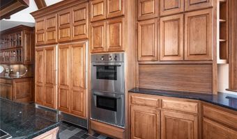 879 N 200 Rd, Baldwin City, KS 66006