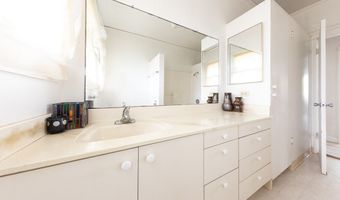 1709 Perry St, Honolulu, HI 96819