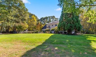 273 Finch Ln, North Kingstown, RI 02874