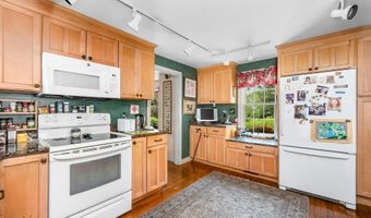 4323 Main St, Barnstable, MA 02630