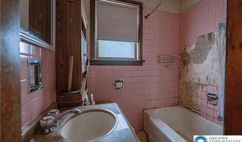 79 Mountain Lake Rd, Belvidere, NJ 07823