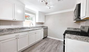 1461 Irish Hill Dr, Biloxi, MS 39530