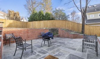 2551 23RD Rd N, Arlington, VA 22207