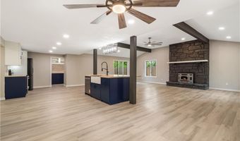 16 Amesbury Ln, Bella Vista, AR 72715