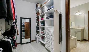 904 Timber View Dr, Altoona, WI 54720