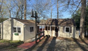 19 Lakeview Dr, Colchester, CT 06415