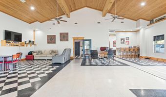 726 Veterans Memorial Dr, Abbeville, LA 70510