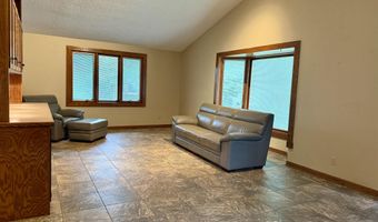 911 Ridgewood Ave, Ames, IA 50010