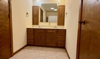 417 Sycamore Dr, Bedford, IN 47421