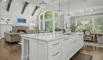 547 Roundtree Dr NE, Ada, MI 49301