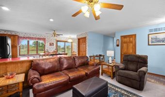 11938 Davis Rd, Alhambra, IL 62001